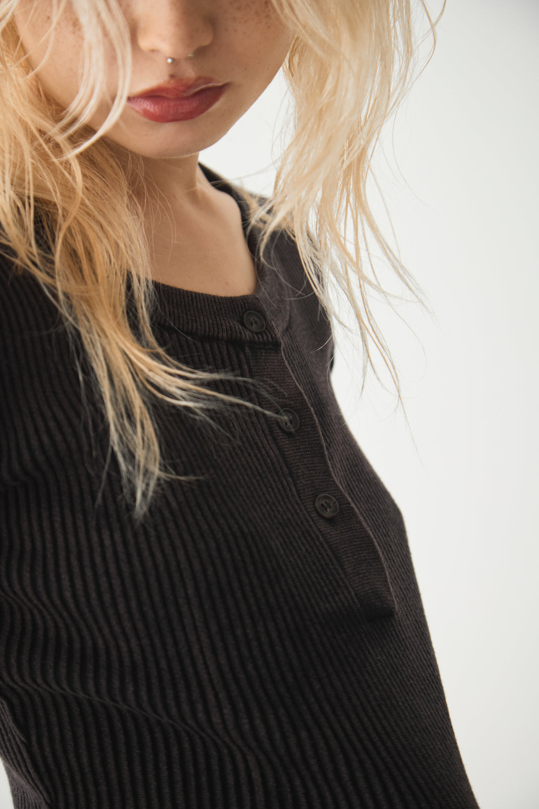 Henry neck cropped knit